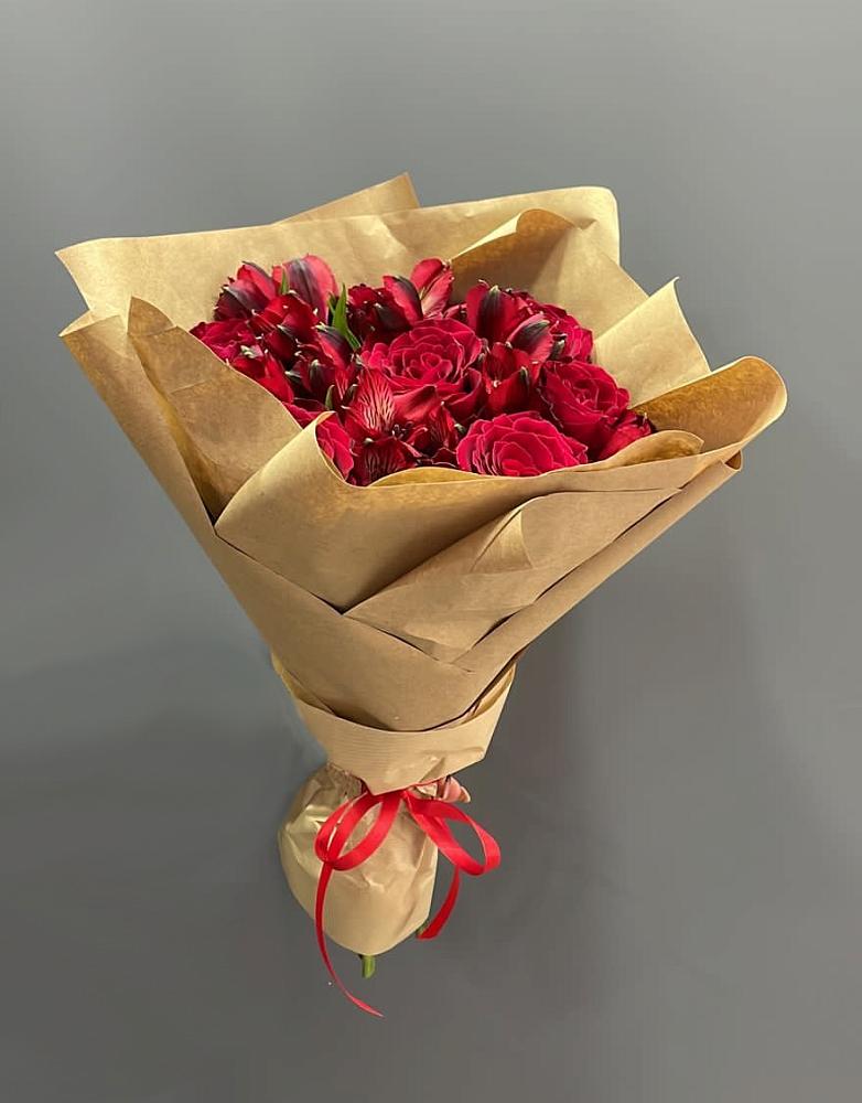 Букет цветов из: Альстромерии и Розы в Правдинске