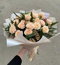 Букет Кремовые розы Латте в Правдинске