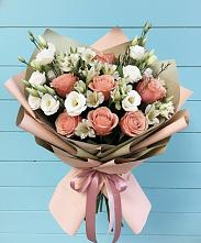 Букет цветов из:  Розы, Альстромерии и Лизиантусы в Правдинске