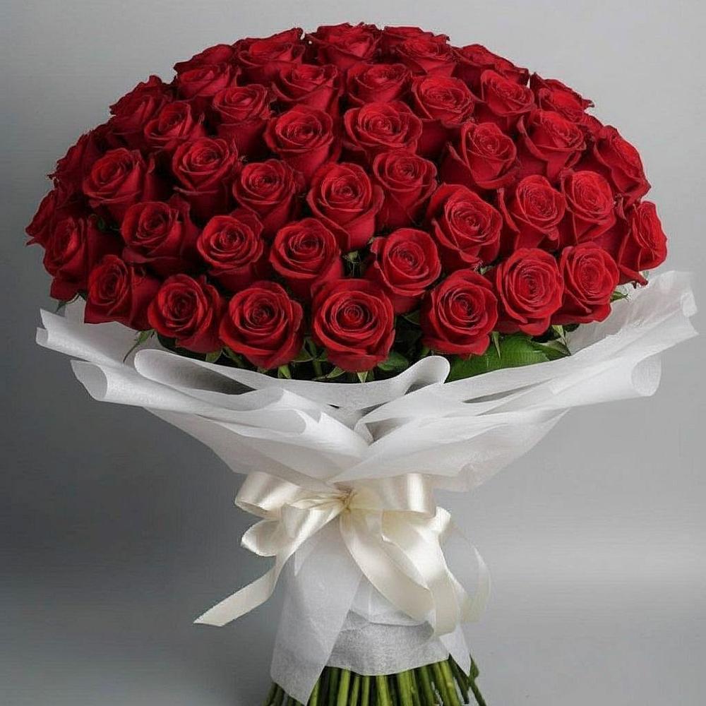 Букет 101 Красная роза Блэк Мэджик в Правдинске