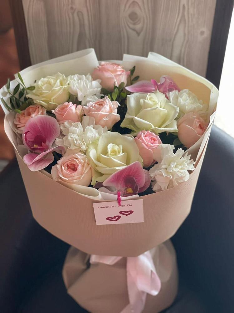 Букет цветов из: Орхидеи, Розы и Гвоздики в Правдинске