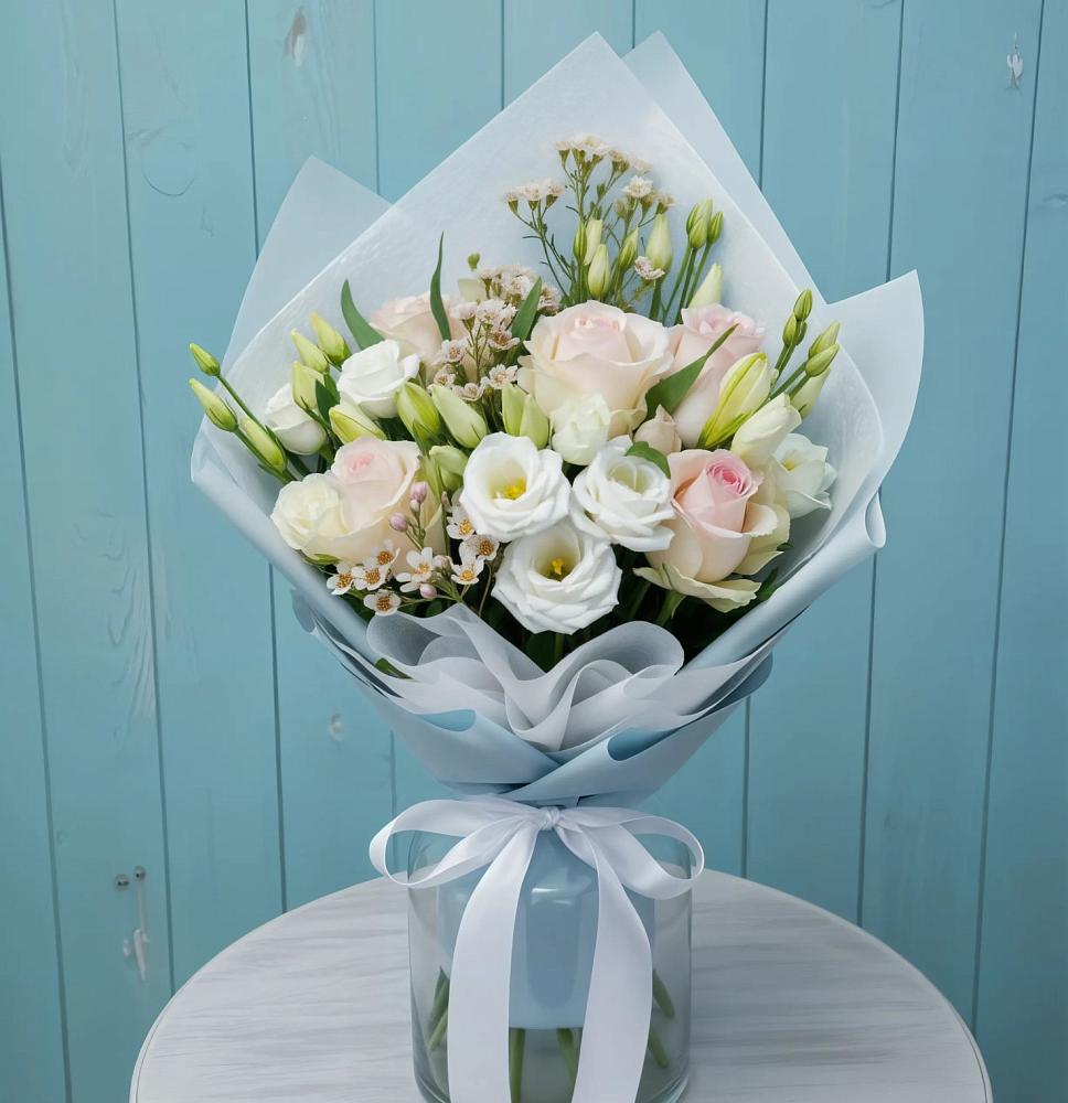 Букет цветов из: Розы и Лизиантусы в Правдинске