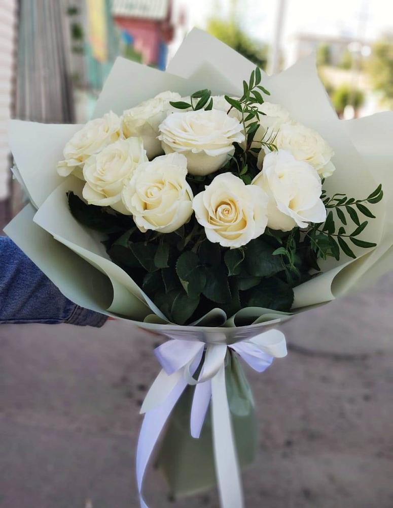 Букет Белые розы Проуд в Правдинске