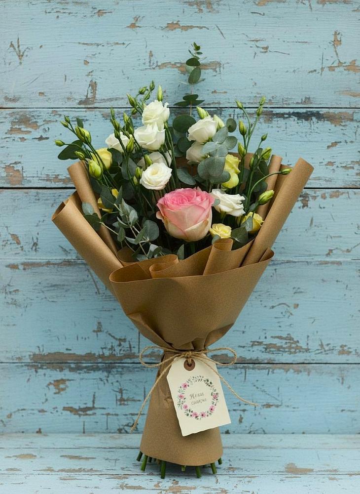 Букет цветов из: Розы и Лизиантусы в Правдинске