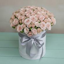 Цветочная композиция из Розы в шляпной коробке в Правдинске