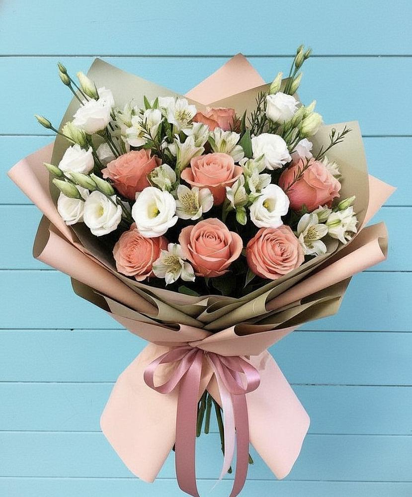 Букет цветов из: Розы, Альстромерии и Лизиантусы в Правдинске