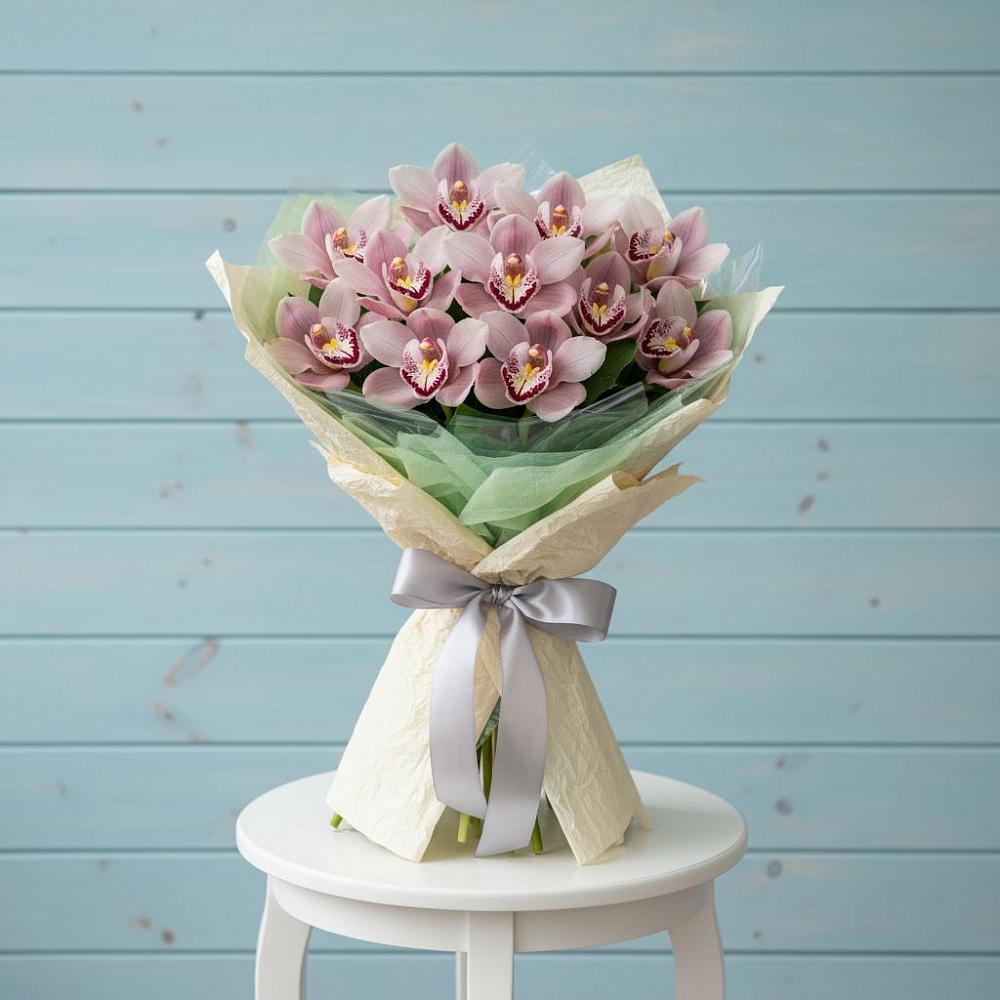 Букет цветов из: Орхидеи и Розы в Правдинске