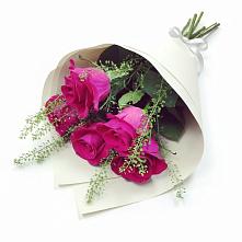Букет цветов из:  Розы в Правдинске