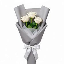 Букет 3 белые розы в Правдинске