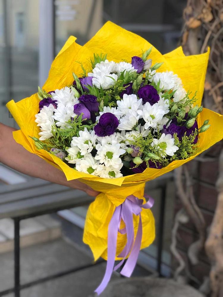 Букет цветов из: Ирисы, Хризантемы и Ромашки в Правдинске