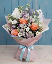 Букет цветов из:  Лизиантусы, Розы, Альстромерии и Гипсофила в Правдинске