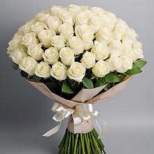 Букет 101 беля роза Белоснежка в Правдинске