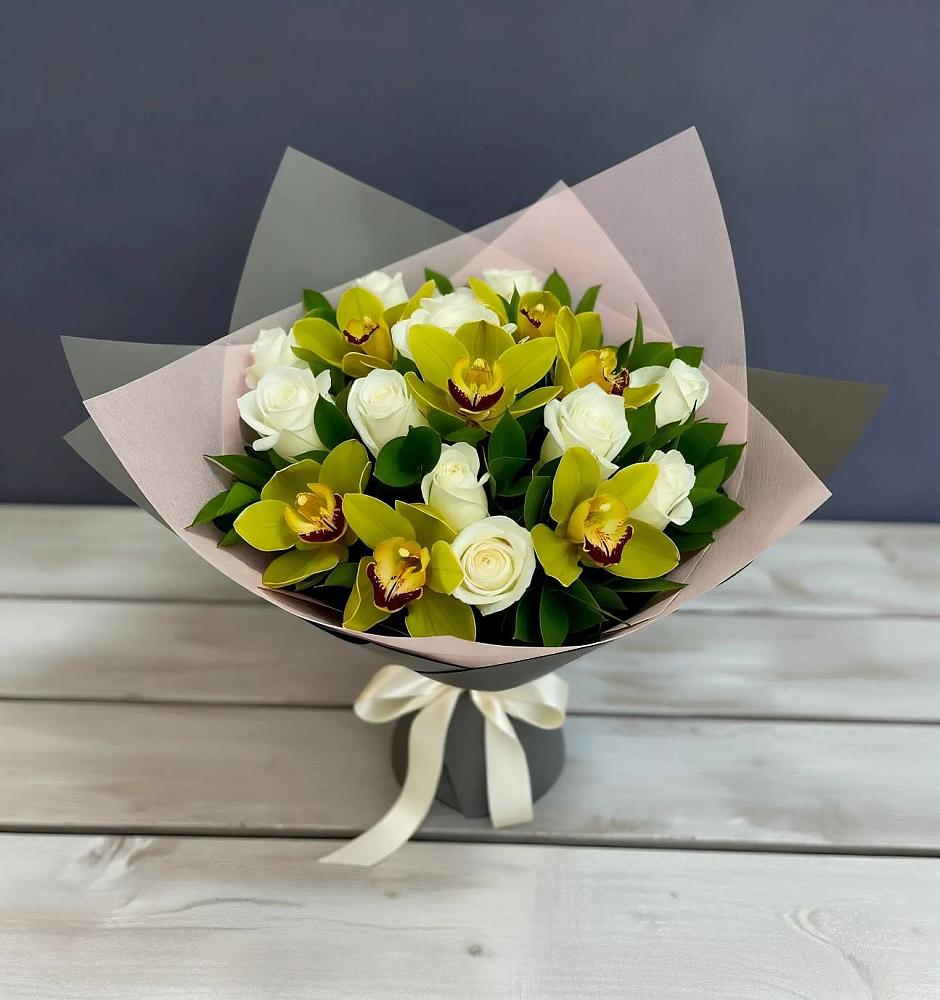 Букет цветов из: Орхидеи и Розы в Правдинске