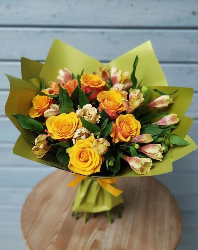 Букет цветов из: Альстромерии и Розы в Правдинске