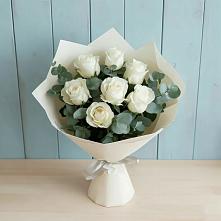 Букет Белые розы в Эвкалипте в Правдинске