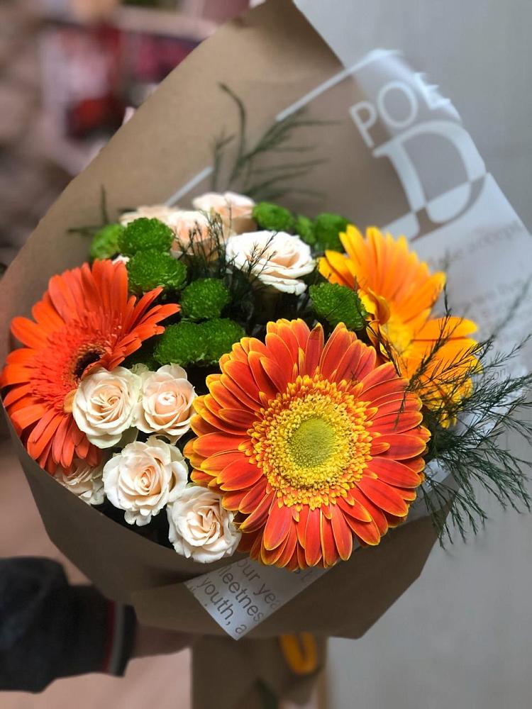 Букет цветов из: Герберы, Хризантемы и Розы в Правдинске