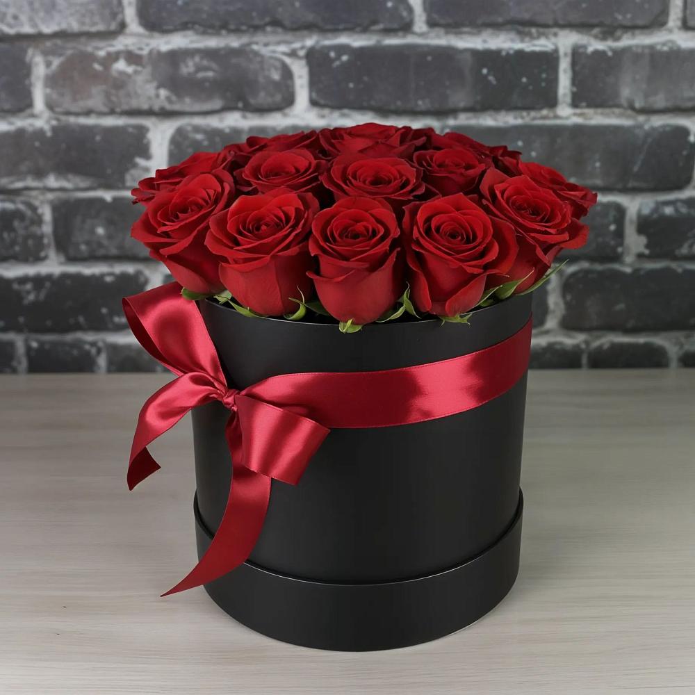 Цветочная композиция из Розы в шляпной коробке в Правдинске