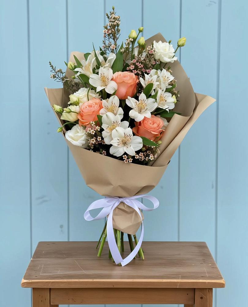 Букет цветов из: Альстромерии, Лизиантусы, Розы и Хризантемы в Правдинске