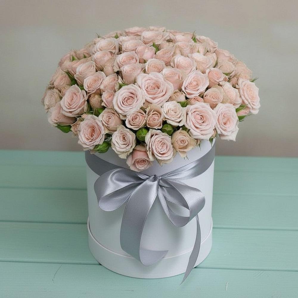 Цветочная композиция из Розы в шляпной коробке в Правдинске